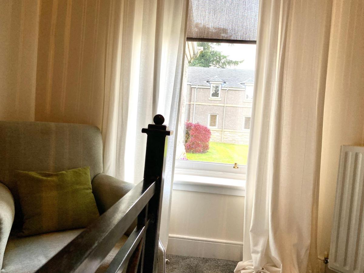 Luxurious 2 Bedroom Apartment in Elgin - Free Parking, Free WiFi - Lesmurdie House Exterior foto